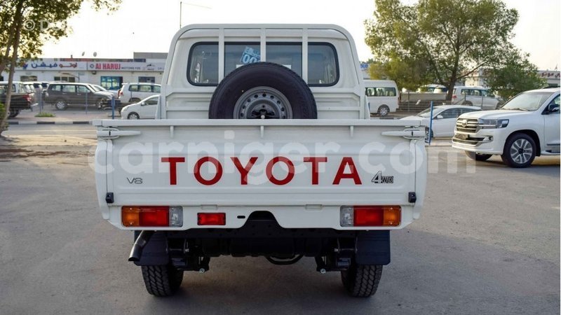 Big with watermark toyota land cruiser agadez import dubai 4971