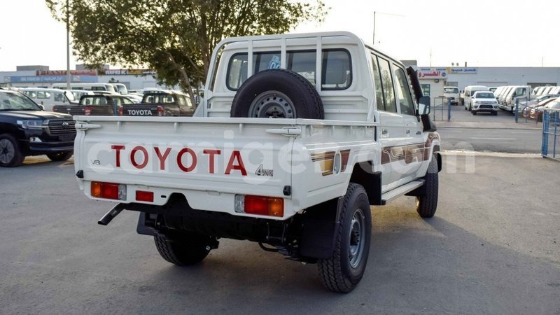 Big with watermark toyota land cruiser agadez import dubai 4971