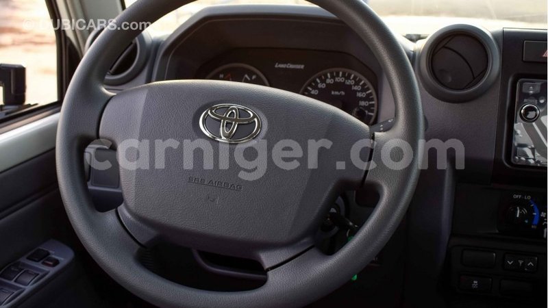 Big with watermark toyota land cruiser agadez import dubai 4971