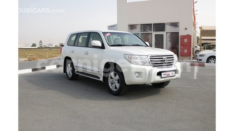 Big with watermark toyota land cruiser agadez import dubai 4974