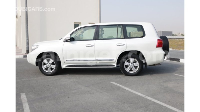 Big with watermark toyota land cruiser agadez import dubai 4974