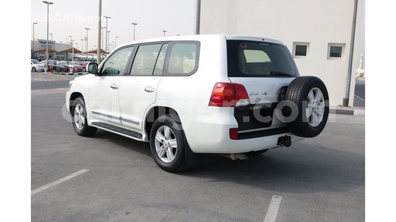 Big with watermark toyota land cruiser agadez import dubai 4974