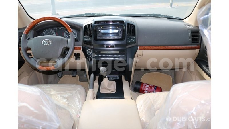 Big with watermark toyota land cruiser agadez import dubai 4974