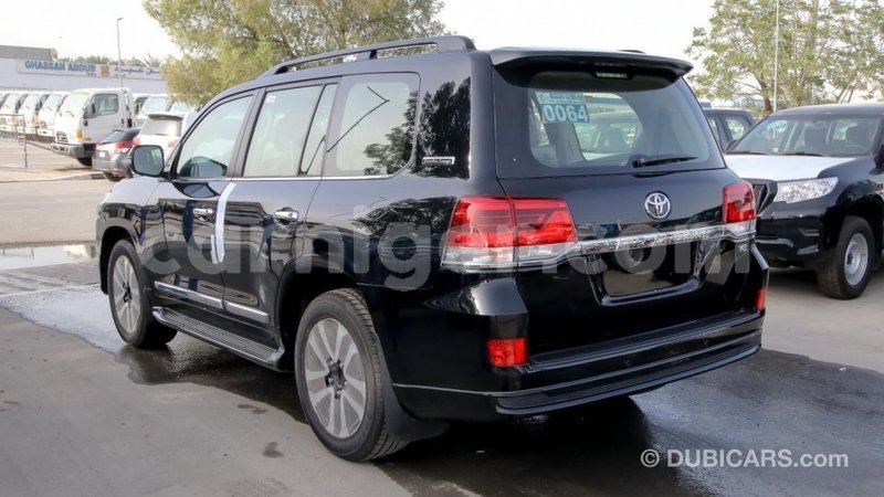 Big with watermark toyota land cruiser agadez import dubai 4982