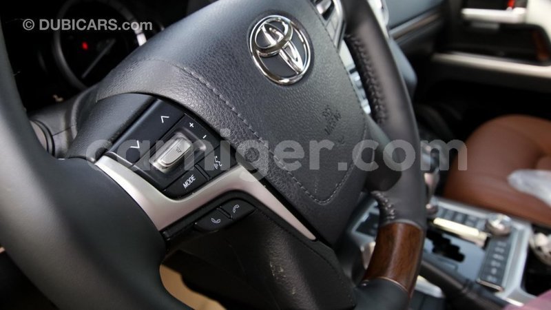 Big with watermark toyota land cruiser agadez import dubai 4982