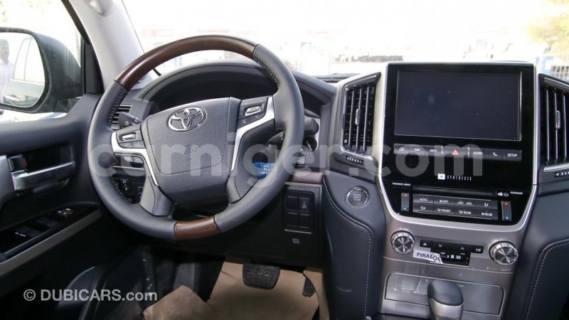 Big with watermark toyota land cruiser agadez import dubai 4982