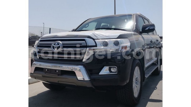 Big with watermark toyota land cruiser agadez import dubai 4983