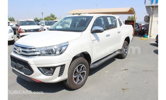 Buy Import Toyota Hilux White Car in Import - Dubai in Agadez Buy Import Toyota Hilux White Car in Import - Dubai in Agadez