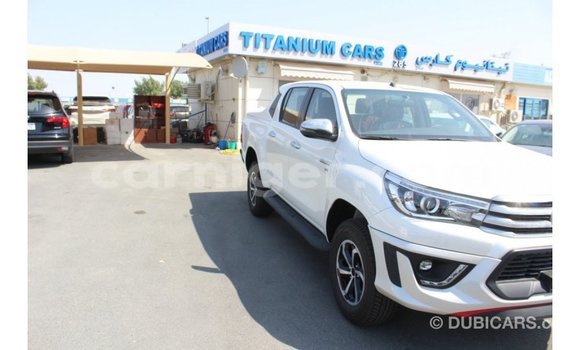 Buy Import Toyota Hilux White Car in Import - Dubai in Agadez Buy Import Toyota Hilux White Car in Import - Dubai in Agadez