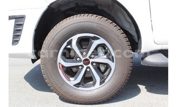 Buy Import Toyota Hilux White Car in Import - Dubai in Agadez Buy Import Toyota Hilux White Car in Import - Dubai in Agadez
