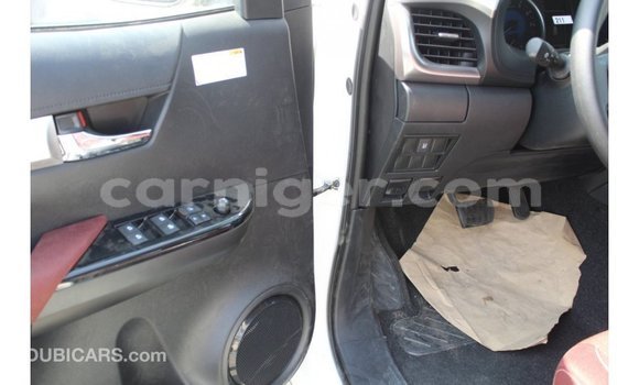 Buy Import Toyota Hilux White Car in Import - Dubai in Agadez Buy Import Toyota Hilux White Car in Import - Dubai in Agadez