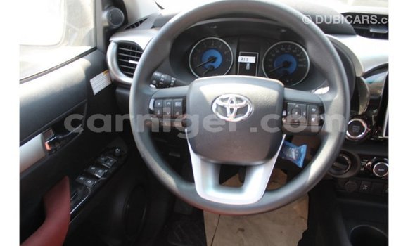 Buy Import Toyota Hilux White Car in Import - Dubai in Agadez Buy Import Toyota Hilux White Car in Import - Dubai in Agadez