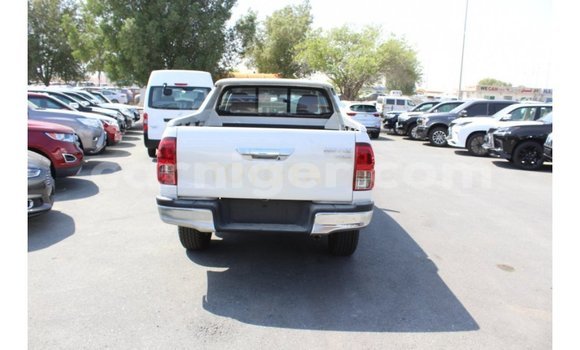 Buy Import Toyota Hilux White Car in Import - Dubai in Agadez Buy Import Toyota Hilux White Car in Import - Dubai in Agadez