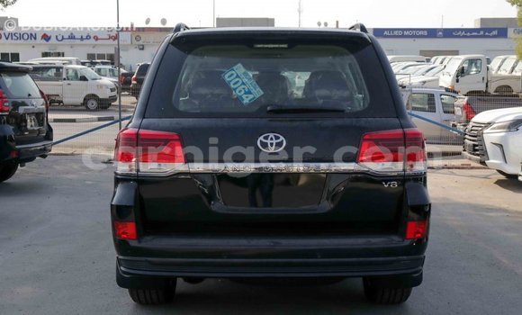 Buy Import Toyota Land Cruiser Black Truck in Import - Dubai in Agadez Buy Import Toyota Land Cruiser Black Truck in Import - Dubai in Agadez