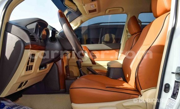 Acheter Import Voiture Toyota Prado Blanc à Import - Dubai, Agadez Acheter Import Voiture Toyota Prado Blanc à Import - Dubai, Agadez