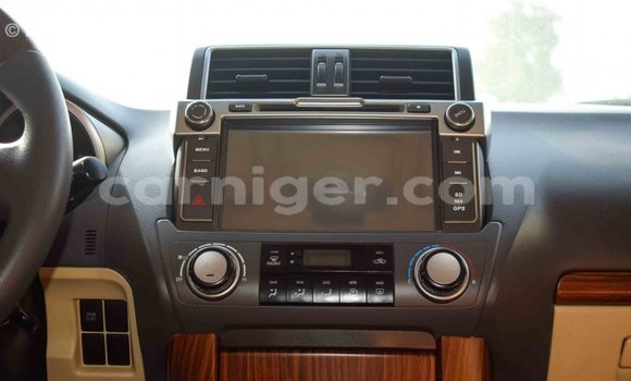 Acheter Import Voiture Toyota Prado Blanc à Import - Dubai, Agadez Acheter Import Voiture Toyota Prado Blanc à Import - Dubai, Agadez