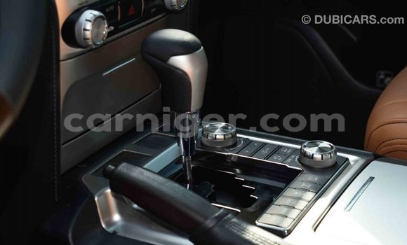 اشتري Imported Toyota Land Cruiser White شاحنة في Import - Dubai في أغاديز اشتري Imported Toyota Land Cruiser White شاحنة في Import - Dubai في أغاديز