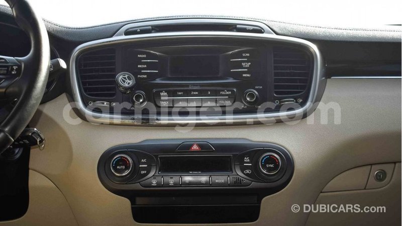 Big with watermark kia sorento agadez import dubai 5025