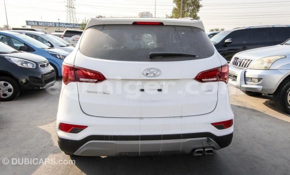 Acheter Import Voiture Hyundai Santa Fe Blanc à Import - Dubai, Agadez Acheter Import Voiture Hyundai Santa Fe Blanc à Import - Dubai, Agadez