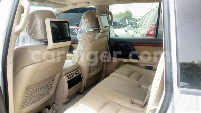 Big with watermark toyota land cruiser agadez import dubai 5033