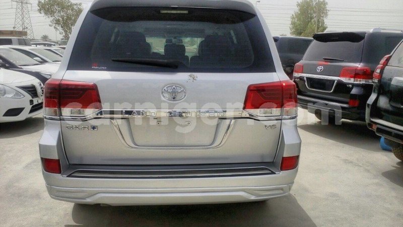 Big with watermark toyota land cruiser agadez import dubai 5033