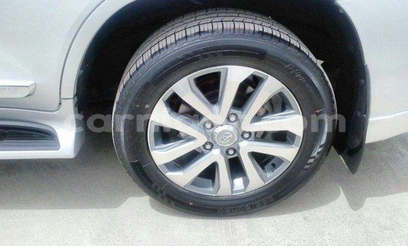 Buy Import Toyota Land Cruiser Other Truck in Import - Dubai in Agadez Buy Import Toyota Land Cruiser Other Truck in Import - Dubai in Agadez