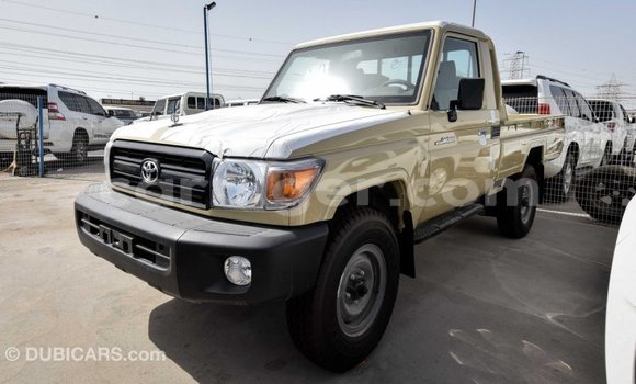 Sayi Imported Toyota Land Cruiser Beige Babbar mota in Import - Dubai a Agadez Sayi Imported Toyota Land Cruiser Beige Babbar mota in Import - Dubai a Agadez