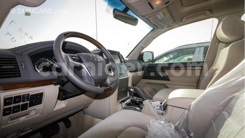 Big with watermark toyota land cruiser agadez import dubai 5036