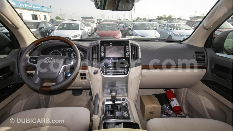 Big with watermark toyota land cruiser agadez import dubai 5036