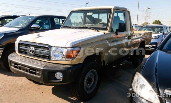 Buy Import Toyota Land Cruiser Beige Truck in Import - Dubai in Agadez Buy Import Toyota Land Cruiser Beige Truck in Import - Dubai in Agadez