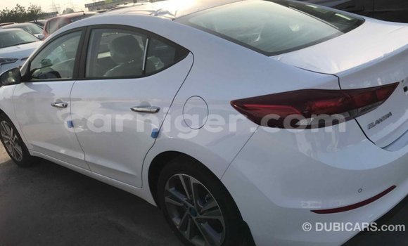 Sayi Imported Hyundai Elantra White Mota in Import - Dubai a Agadez Sayi Imported Hyundai Elantra White Mota in Import - Dubai a Agadez
