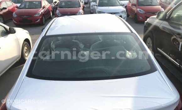 Sayi Imported Hyundai Elantra White Mota in Import - Dubai a Agadez Sayi Imported Hyundai Elantra White Mota in Import - Dubai a Agadez