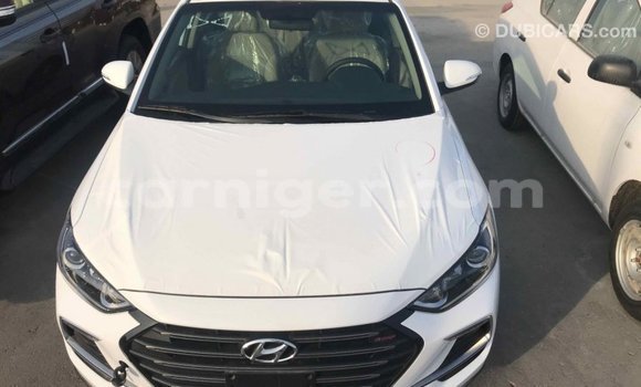 Sayi Imported Hyundai Elantra White Mota in Import - Dubai a Agadez Sayi Imported Hyundai Elantra White Mota in Import - Dubai a Agadez