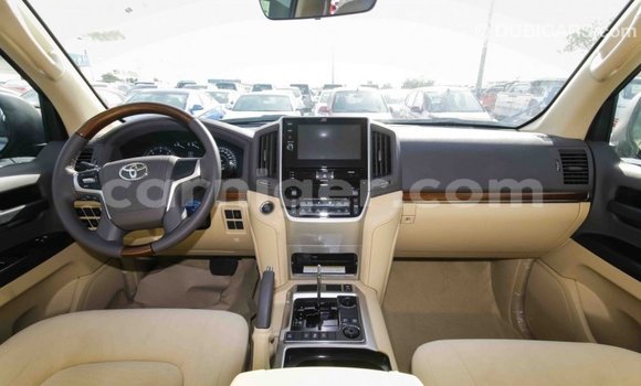 Buy Import Toyota Land Cruiser Other Truck in Import - Dubai in Agadez Buy Import Toyota Land Cruiser Other Truck in Import - Dubai in Agadez