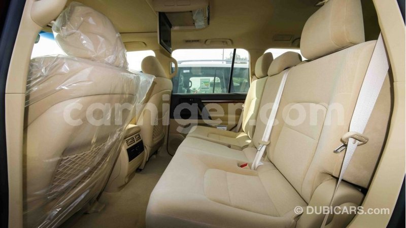 Big with watermark toyota land cruiser agadez import dubai 5042