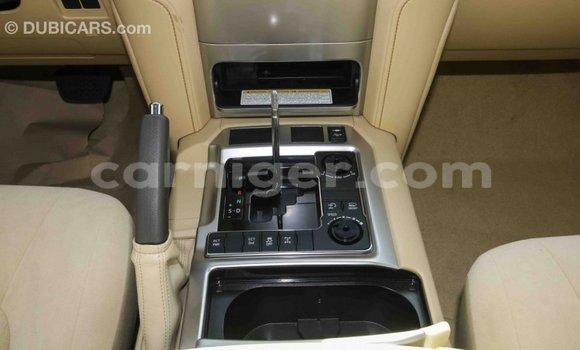 Buy Import Toyota Land Cruiser Other Truck in Import - Dubai in Agadez Buy Import Toyota Land Cruiser Other Truck in Import - Dubai in Agadez