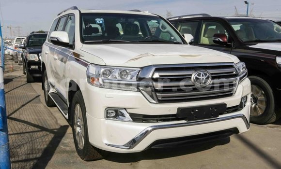 اشتري Imported Toyota Land Cruiser White شاحنة في Import - Dubai في أغاديز اشتري Imported Toyota Land Cruiser White شاحنة في Import - Dubai في أغاديز
