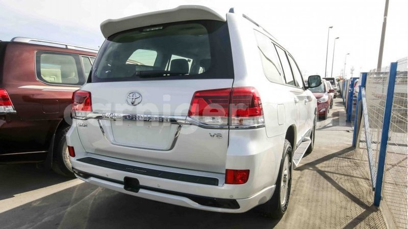 Big with watermark toyota land cruiser agadez import dubai 5043