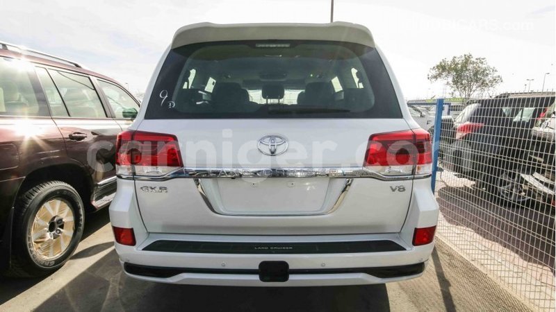 Big with watermark toyota land cruiser agadez import dubai 5043