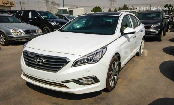 Sayi Imported Hyundai Sonata White Mota in Import - Dubai a Agadez Sayi Imported Hyundai Sonata White Mota in Import - Dubai a Agadez