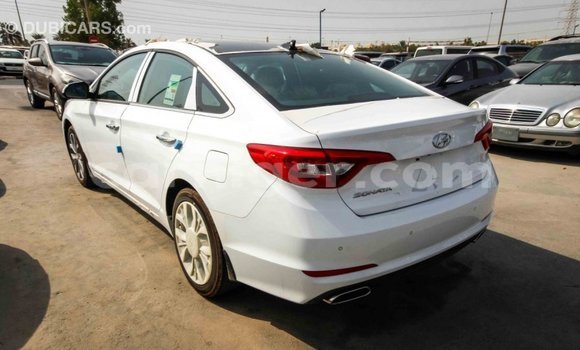 Sayi Imported Hyundai Sonata White Mota in Import - Dubai a Agadez Sayi Imported Hyundai Sonata White Mota in Import - Dubai a Agadez