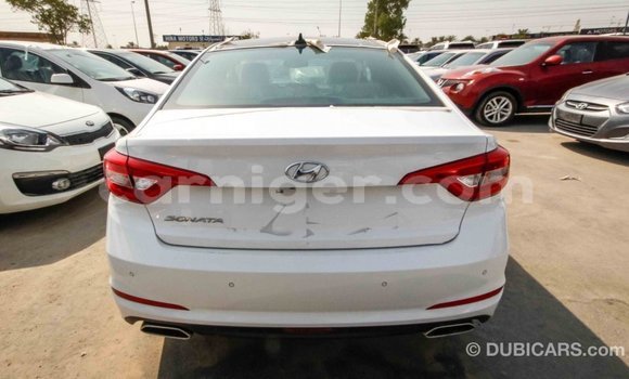 Sayi Imported Hyundai Sonata White Mota in Import - Dubai a Agadez Sayi Imported Hyundai Sonata White Mota in Import - Dubai a Agadez