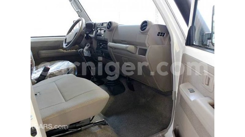 Big with watermark toyota land cruiser agadez import dubai 5049