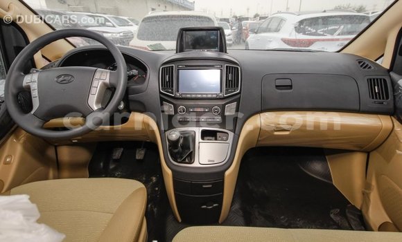 Buy Import Hyundai Chorus White Truck in Import - Dubai in Agadez Buy Import Hyundai Chorus White Truck in Import - Dubai in Agadez