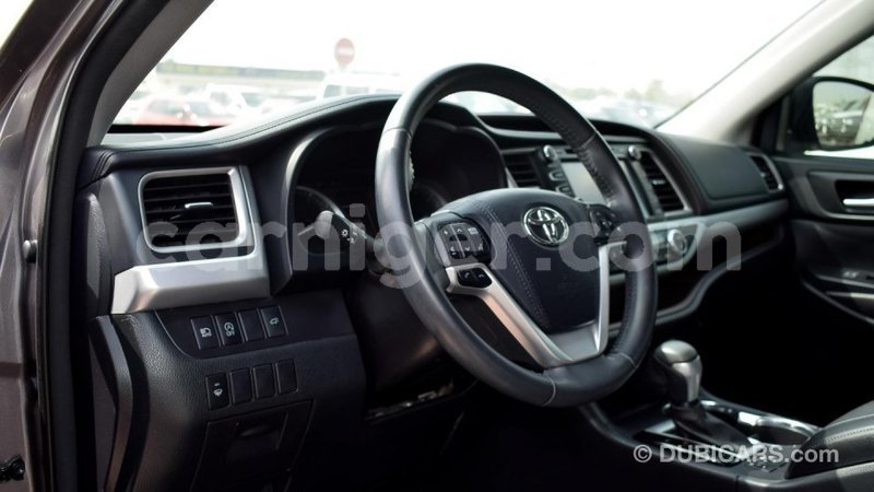 Big with watermark toyota highlander agadez import dubai 5065