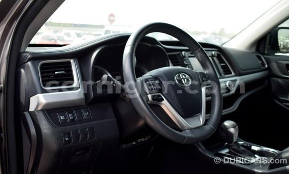 Buy Import Toyota Highlander Other Car in Import - Dubai in Agadez Buy Import Toyota Highlander Other Car in Import - Dubai in Agadez