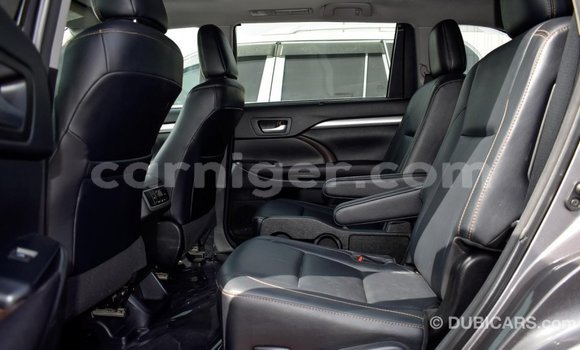 Buy Import Toyota Highlander Other Car in Import - Dubai in Agadez Buy Import Toyota Highlander Other Car in Import - Dubai in Agadez