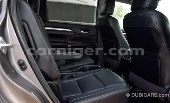 Buy Import Toyota Highlander Other Car in Import - Dubai in Agadez Buy Import Toyota Highlander Other Car in Import - Dubai in Agadez