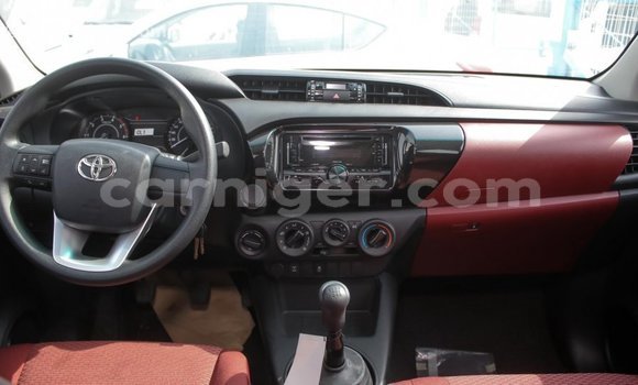 Sayi Imported Toyota Hilux Other Mota in Import - Dubai a Agadez Sayi Imported Toyota Hilux Other Mota in Import - Dubai a Agadez
