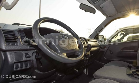 Buy Import Toyota Hiace White Car in Import - Dubai in Agadez Buy Import Toyota Hiace White Car in Import - Dubai in Agadez